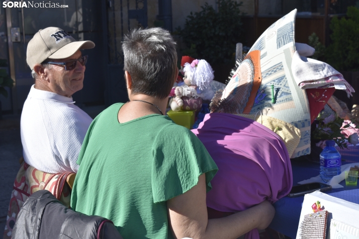 Encuentro de encajeras de bolillos por San Saturio.