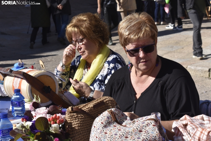 Encuentro de encajeras de bolillos por San Saturio.