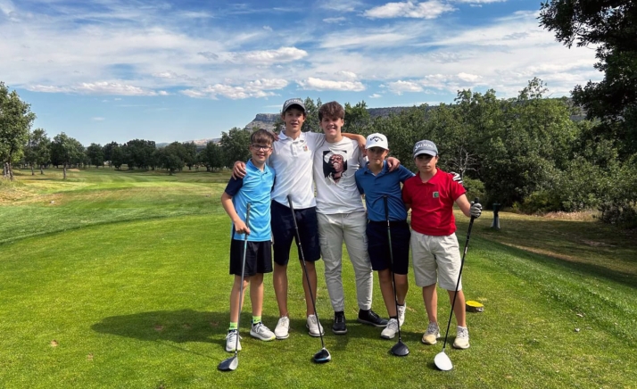 El campamento estival del Club de Golf Soria cierra con la participación de una trentena de niños 