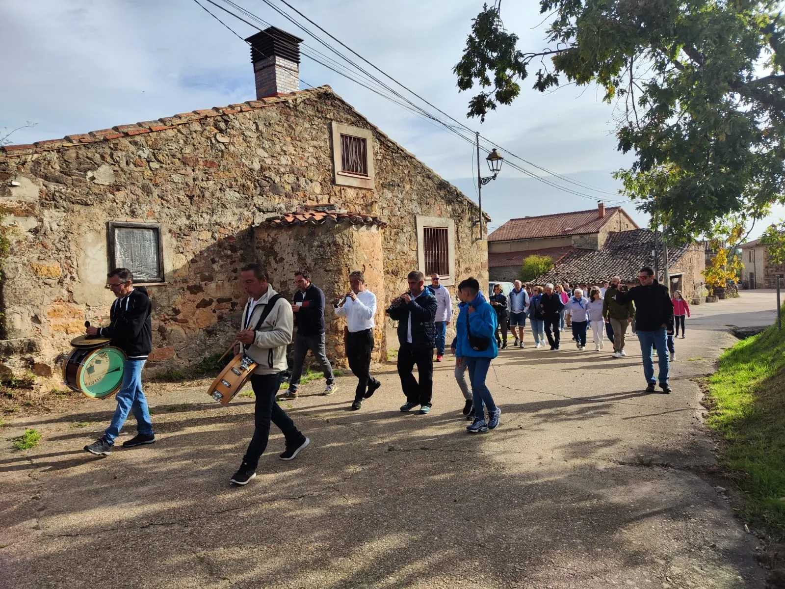 Foto 11 - Carbonera de Frentes celebra sus fiestas con m&aacute;s de 200 personas