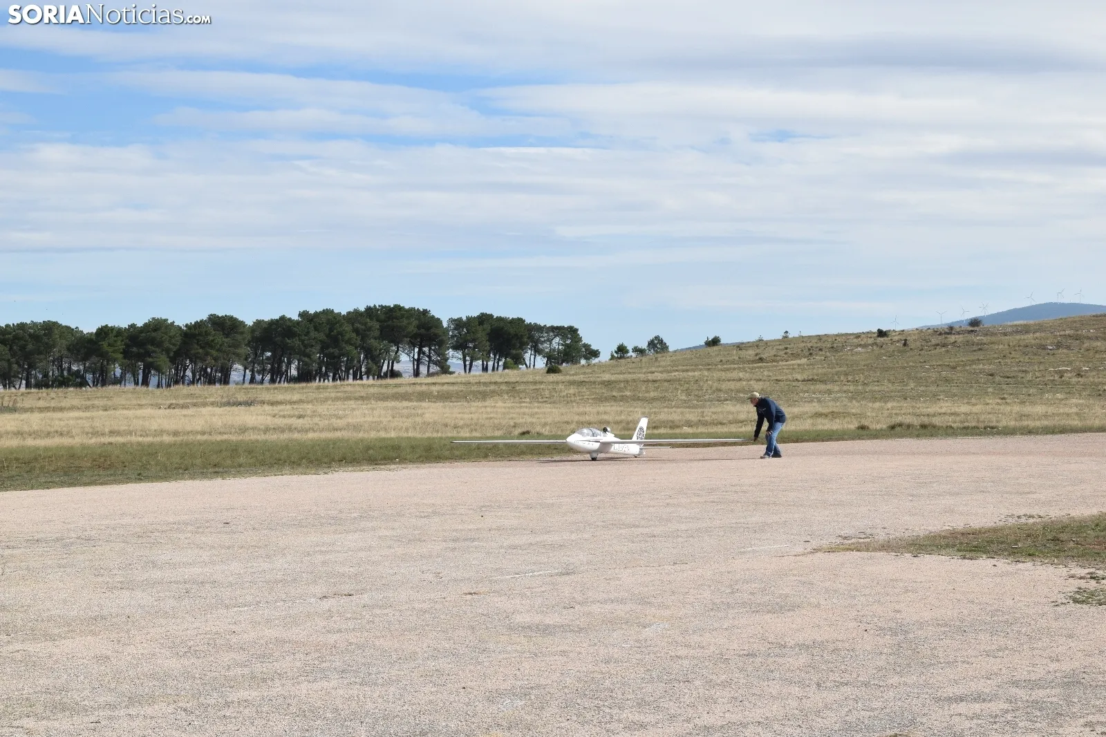 Foto 8 - Fotos: Acrobacias en los cielos sorianos con el Festival de Aeromodelismo