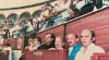 Médicos en una plaza de toros.