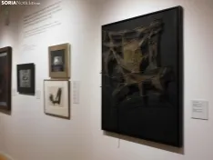 Una imagen de la apertura de la exposición hoy. /PC