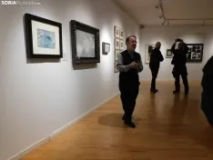 Una imagen de la apertura de la exposición hoy. /PC