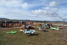 Foto 9 - Fotos: Acrobacias en los cielos sorianos con el Festival de Aeromodelismo
