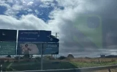 Foto 5 - Contin&uacute;an los incidentes por el viento en Soria: Cae un &aacute;rbol encima de un coche en pleno centro