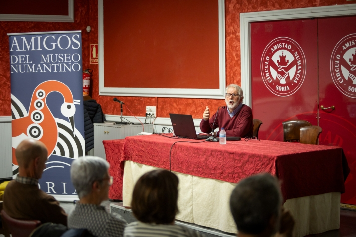 Gran &eacute;xito en el ciclo de conferencias 'Origen de la cultura castre&ntilde;a soriana' del Casino