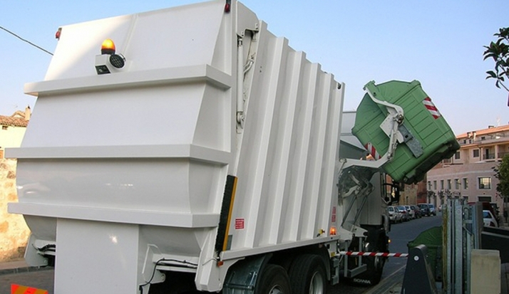 Almarza expone al público las nuevas tarifas de la recogida de basuras