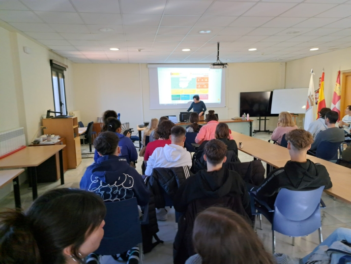 45 alumnos de la Universidad Aut&oacute;noma de Madrid visitan la Gerencia Territorial del Catastro de la Dele