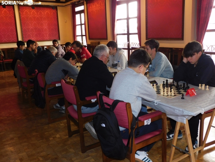 En im&aacute;genes: Los mejores jugadores de ajedrez de la provincia se dan cita en el torneo de San Saturio