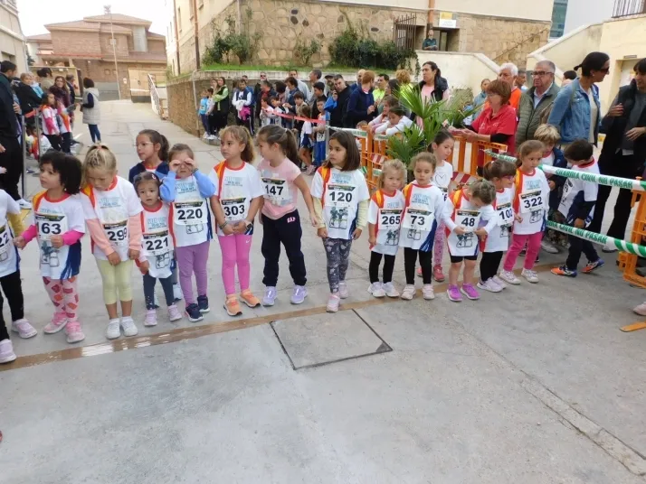 En im&aacute;genes: M&aacute;s de un centenar de j&oacute;venes participan en la Carrera del Pilar