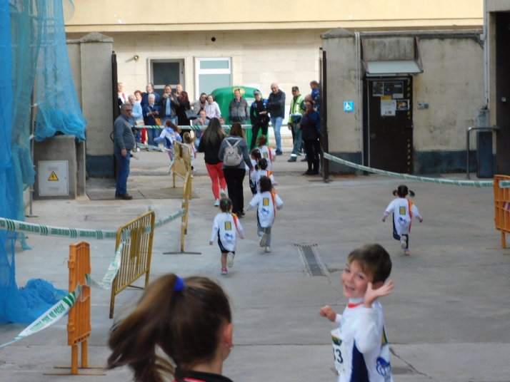 En im&aacute;genes: M&aacute;s de un centenar de j&oacute;venes participan en la Carrera del Pilar