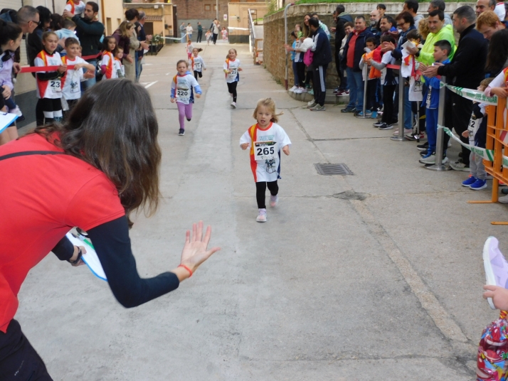 En im&aacute;genes: M&aacute;s de un centenar de j&oacute;venes participan en la Carrera del Pilar