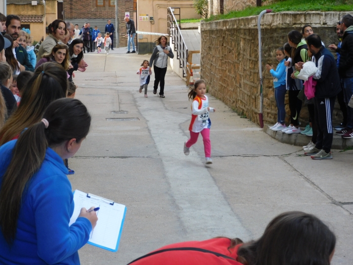 En im&aacute;genes: M&aacute;s de un centenar de j&oacute;venes participan en la Carrera del Pilar