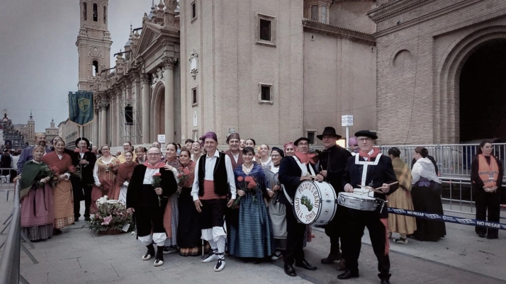 Los utrillanos durante la madrugada de la festividad. 