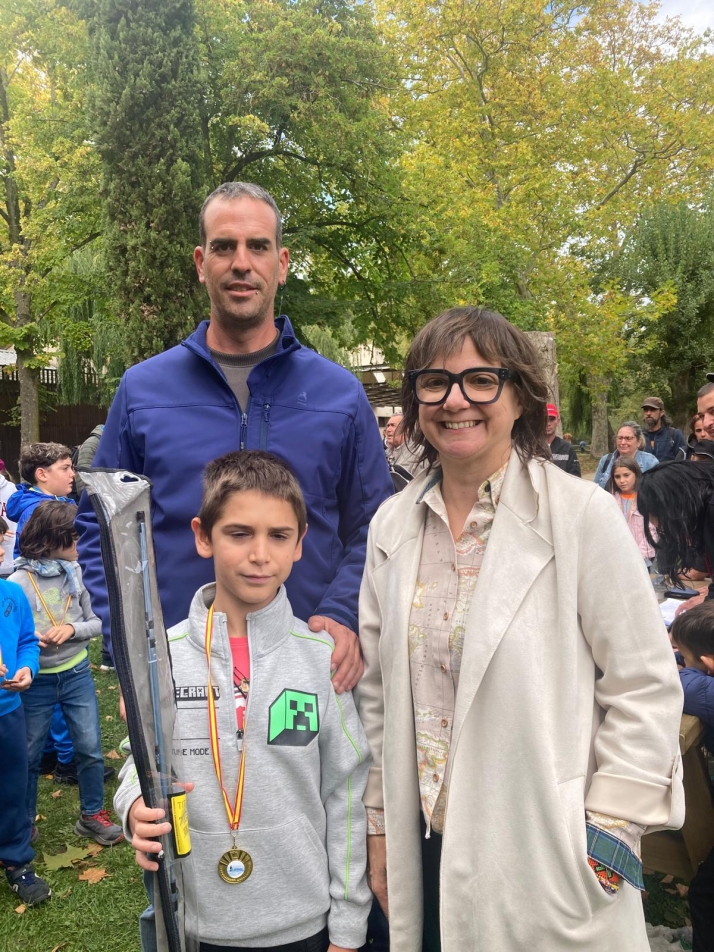 Fotos: Los m&aacute;s peque&ntilde;os tambi&eacute;n se atreven a pescar en el torneo de El Campano Chico