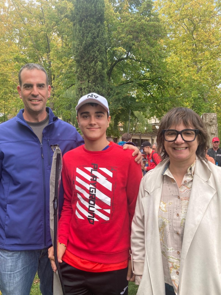 Fotos: Los m&aacute;s peque&ntilde;os tambi&eacute;n se atreven a pescar en el torneo de El Campano Chico