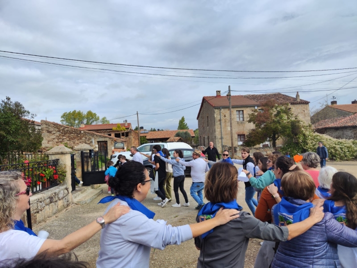 Carbonera de Frentes celebra sus fiestas con m&aacute;s de 200 personas