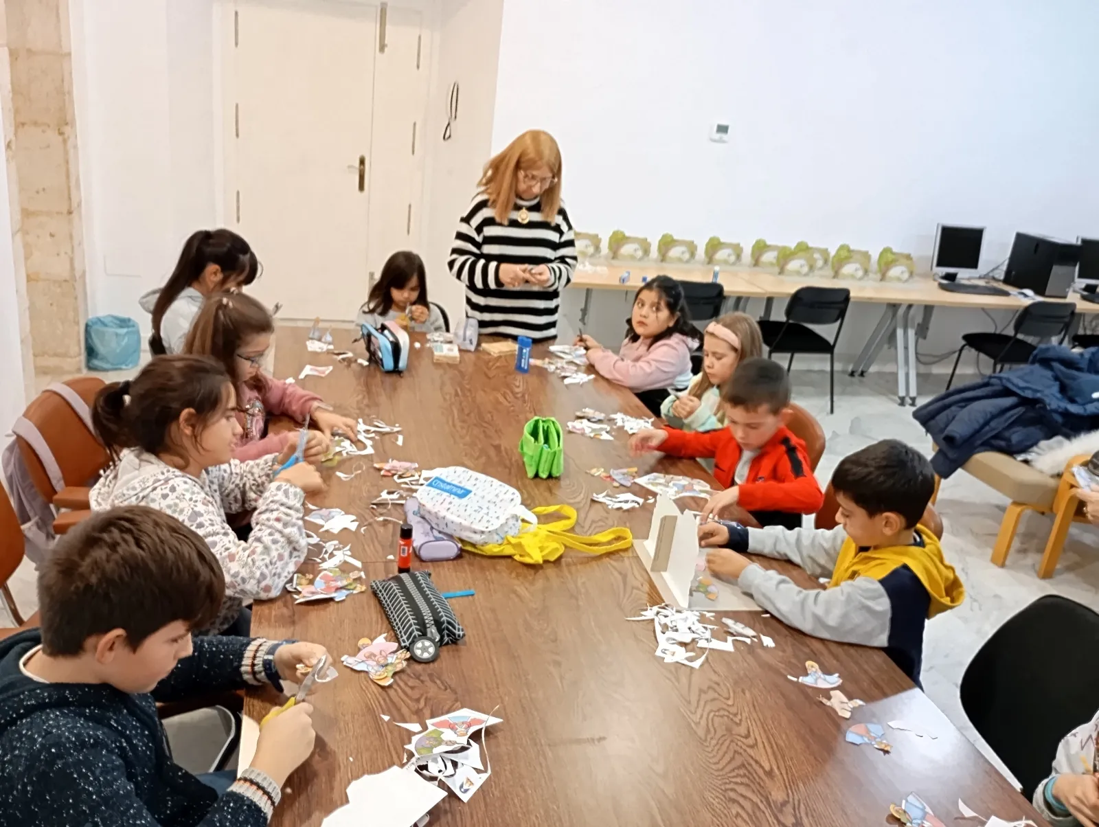 Foto 2 - Los peque&ntilde;os burgenses se suman a la tradici&oacute;n del bel&eacute;n en la localidad