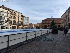 Una imagen de la plaza Mayor este mediodía de martes. /SG
