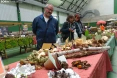 Una imagen de la feria micológica este sábado. /PC