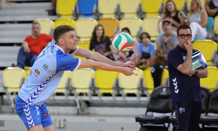 Adrián Olalla, de nuevo, entre los mejores de la jornada en Superliga