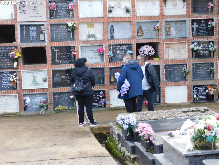 En im&aacute;genes: Los sorianos acuden en masa al cementerio para visitar a sus difuntos