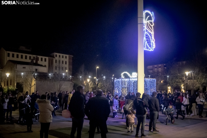 En im&aacute;genes: &Oacute;lvega da comienzo a la Navidad con el encendido de sus luces