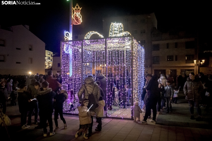 En im&aacute;genes: &Oacute;lvega da comienzo a la Navidad con el encendido de sus luces