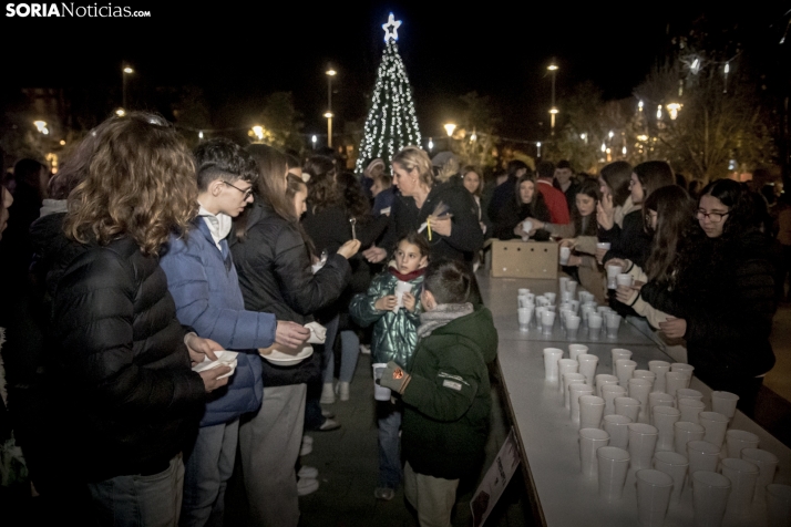 En im&aacute;genes: &Oacute;lvega da comienzo a la Navidad con el encendido de sus luces