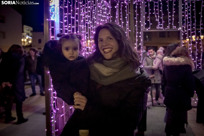 En im&aacute;genes: &Oacute;lvega da comienzo a la Navidad con el encendido de sus luces