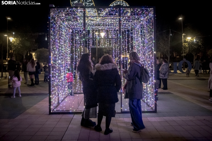 En im&aacute;genes: &Oacute;lvega da comienzo a la Navidad con el encendido de sus luces