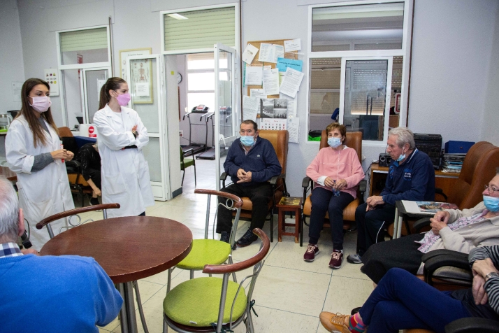 La Asociación Parkinson Soria celebra la ayuda terapéutica grupal que reciben los enfermos