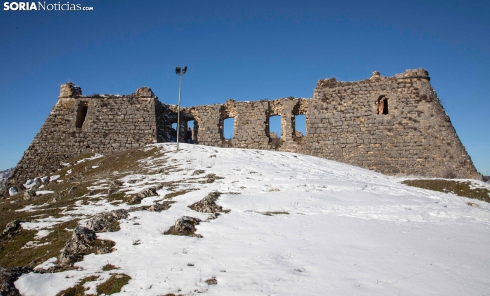 El Ayuntamiento de San Leonardo expone los trámites para iluminar el castillo