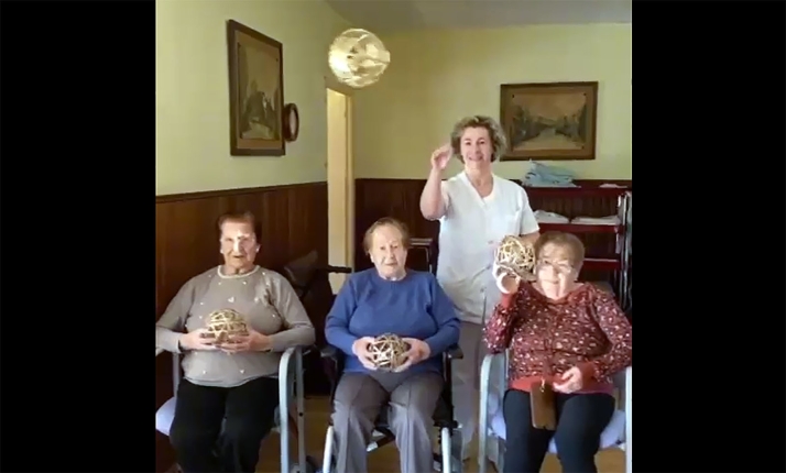 VIDEO | Los jubilados agredeños también piden el voto para el concurso de Ferrero Rocher