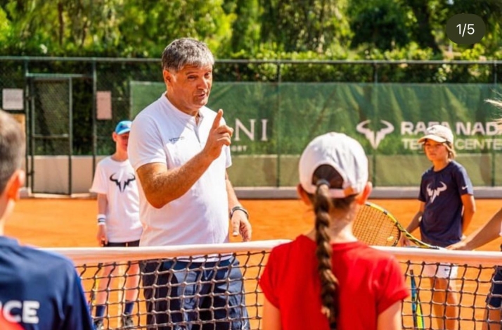 Toni Nadal en un entrenamiento en la Academia/ Instagram de Toni Nadal.