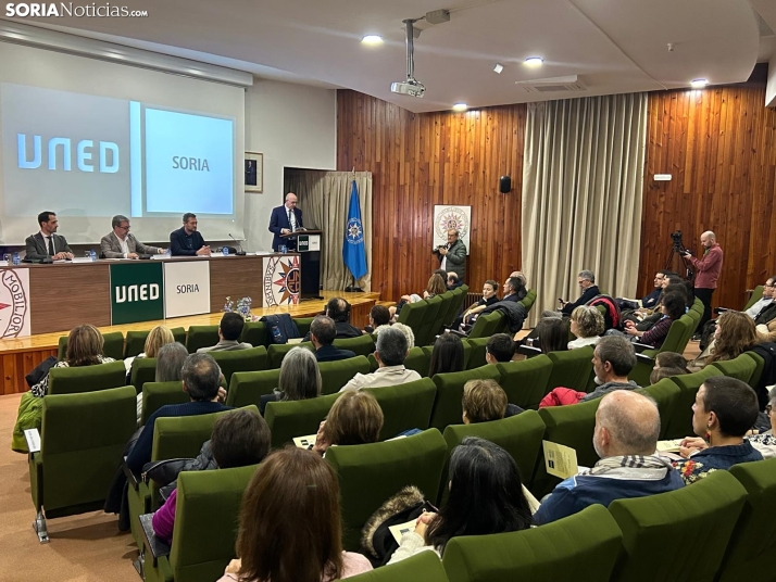 La UNED inaugura su nuevo curso con 400 alumnos y con la mirada puesta en la IA