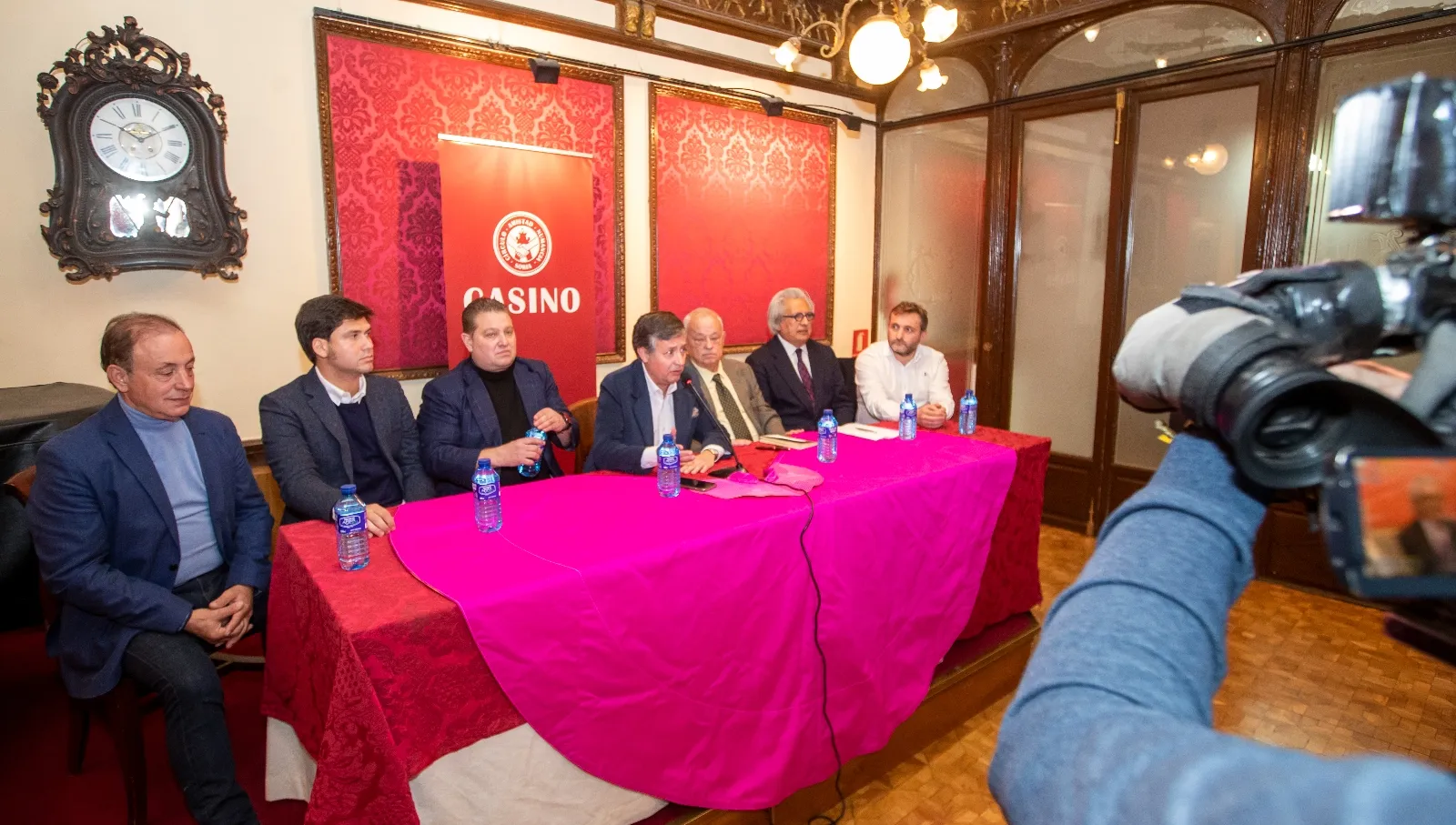 Foto 2 - Santonja sobre el Toro Jubilo: &ldquo;Es una tradici&oacute;n que solo la deber&iacute;an discutir los vecinos de Medinaceli&rdquo;