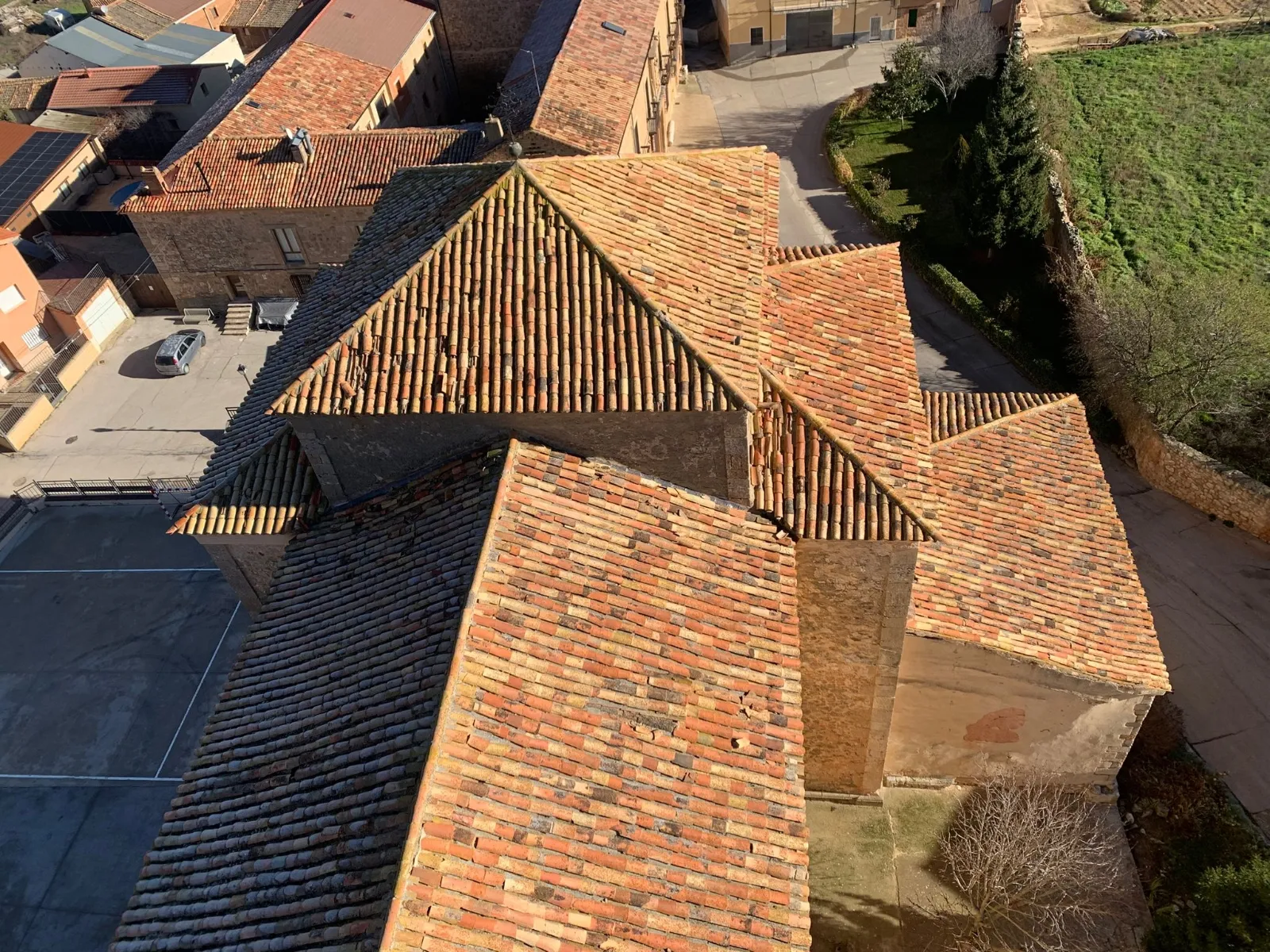 Foto 2 - Di&oacute;cesis y Ayuntamiento de Velamaz&aacute;n costear&aacute;n las obras en la iglesia parroquial