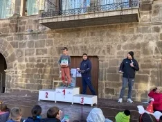 Una imagen de la entrega de trofeos y obsequios. /AÁ