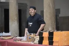 Elaboración con bombones de cardo rojo de Ágreda.