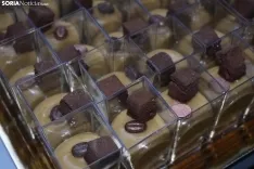 Elaboración con bombones de cardo rojo de Ágreda.
