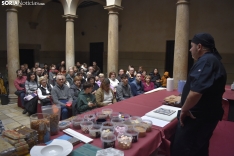 Elaboración con bombones de cardo rojo de Ágreda.