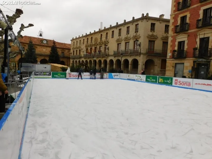 Soria patina sobre hielo, en fotos