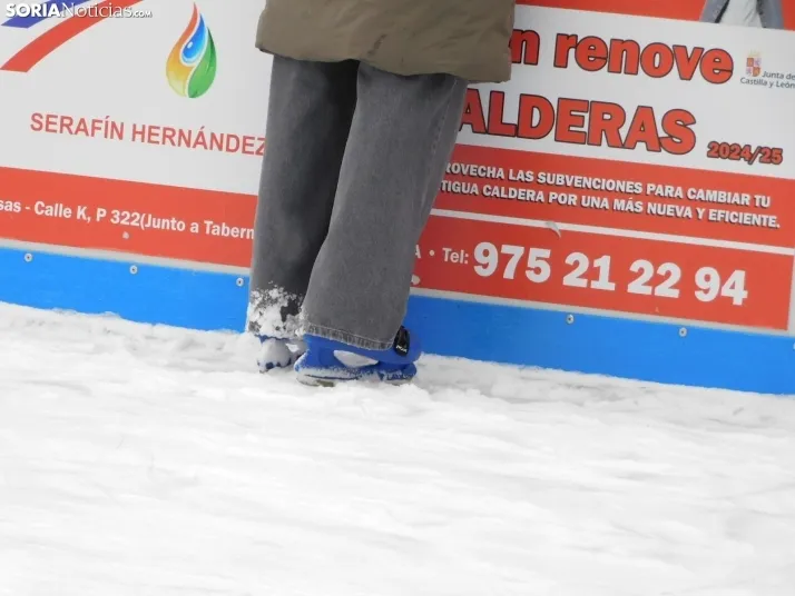 Soria patina sobre hielo, en fotos