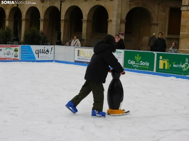 Soria patina sobre hielo, en fotos