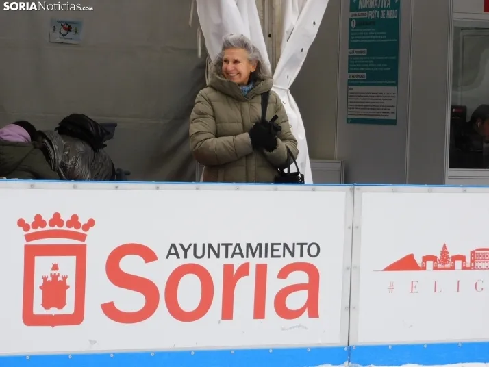 Soria patina sobre hielo, en fotos
