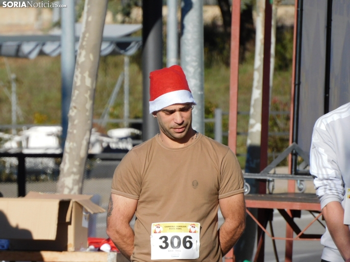 EN FOTOS | Golmayo se adelanta a las fiestas con su divertida carrera por relevos de Navidad