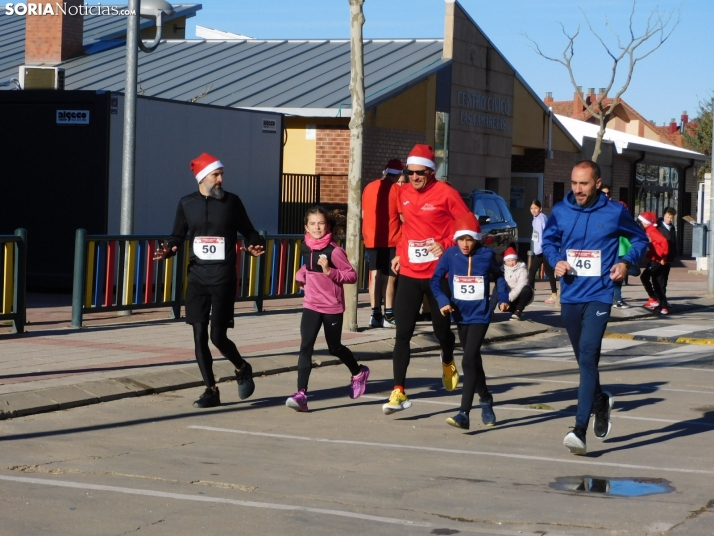 EN FOTOS | Golmayo se adelanta a las fiestas con su divertida carrera por relevos de Navidad