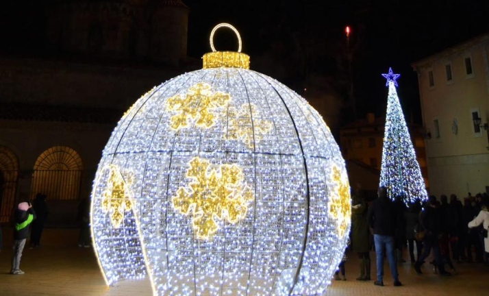 Almazán se sube a la Navidad este viernes con el encendido de luces